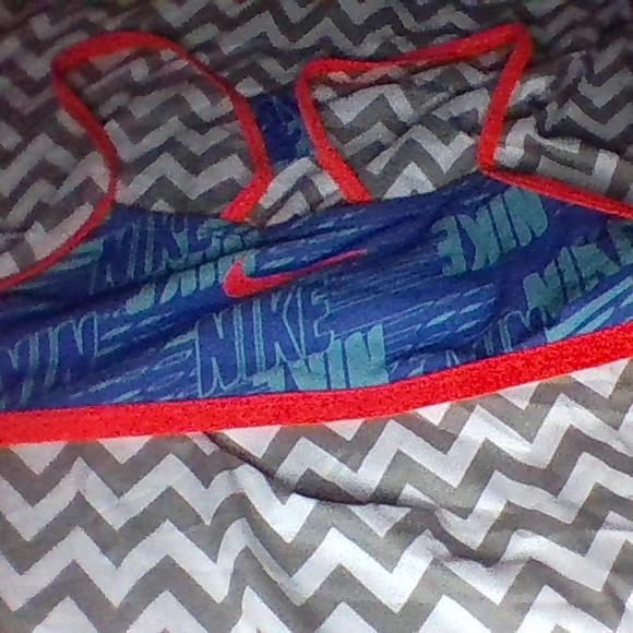 Nike swimsuit - Picture 1 of 3